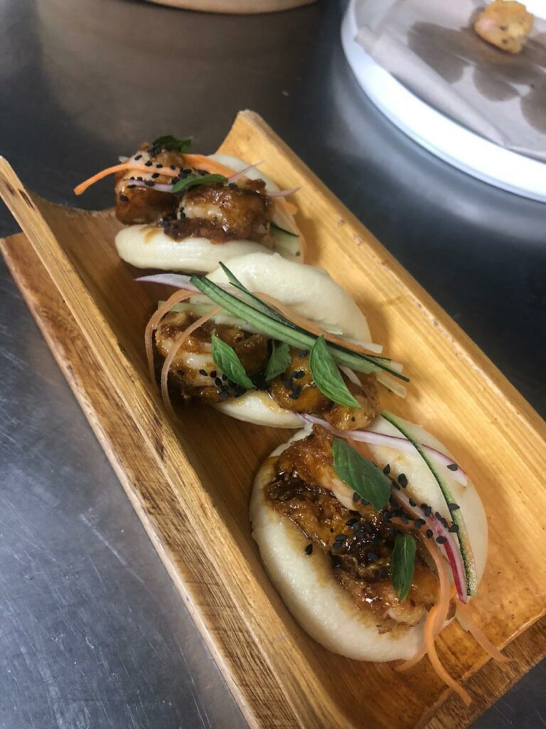 Bao al Vapor con Camarones Especiados