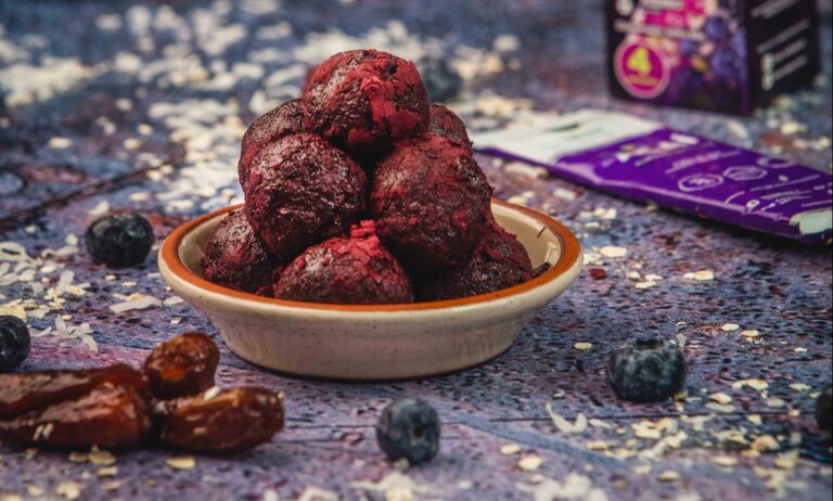 Bolitas Energéticas de Açai y Arándanos