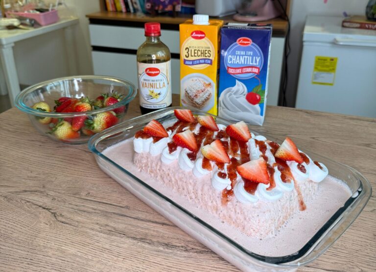 Tres Leches de Fresa